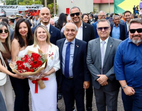 Diretora do Sindjus é condecorada com a Medalha Dom Pedro II pelo Corpo de Bombeiros Militar do Distrito Federal Beleza