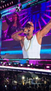 Henrique & Juliano emocionam 60 mil pessoas em noite de surpresas no Itaquá Rodeio Fest Música