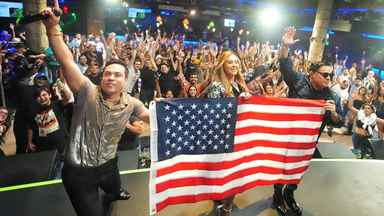 Cavaleiros do Forró agita os EUA na véspera de feriado claudelopes70