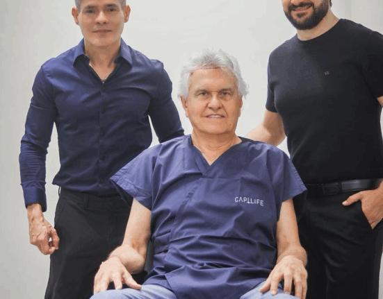 Governador Ronaldo Caiado realiza transplante capilar com técnica de alta precisão em Goiânia Geral