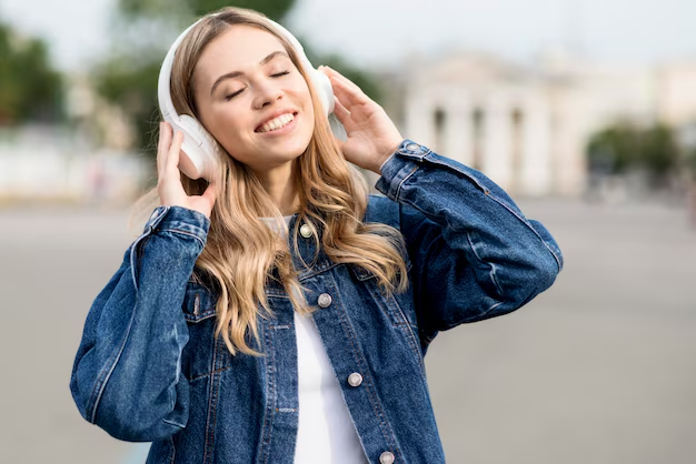 Cerca de 100 mil músicas são lançadas por dia: como um artista pode se destacar no streaming? Música