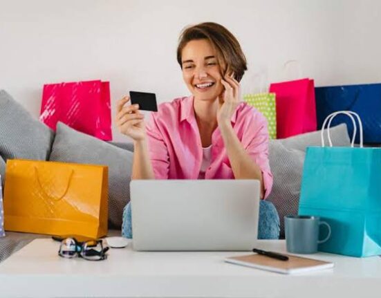 Direito de arrependimento pode auxiliar em compras virtuais por impulso Rio de janeiro