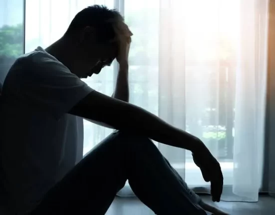 Advogado explica como depressão e ansiedade podem resultar em afastamento no trabalho mercado de trabalho