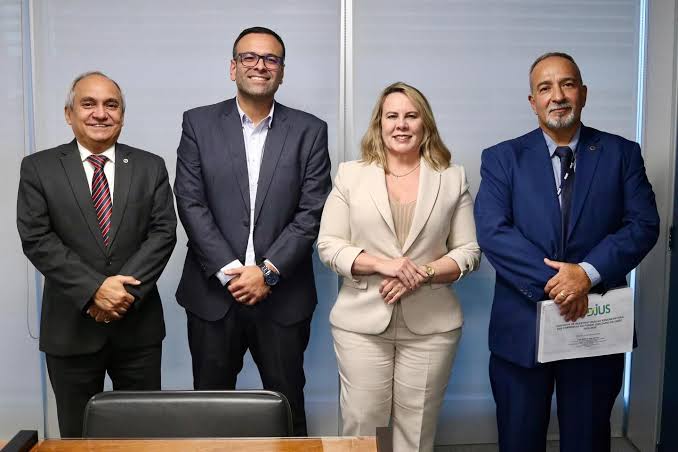 Diretora do Sindjus será condecorada pelo Corpo de Bombeiros Colunismo Social