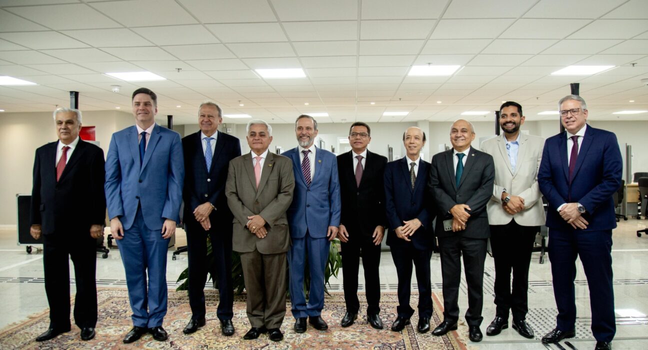 Presidente do SINDJUS prestigia inauguração da Central de Atendimento ao Eleitor do TRE-DF Notícias