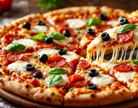 Nova pizzaria em Goiânia quer resgatar tradição italiana com massas artesanais preparadas por 48h Saúde