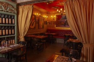 Isaac Azar lança livro com as receitas emblemáticas do Paris 6 Colunismo Social