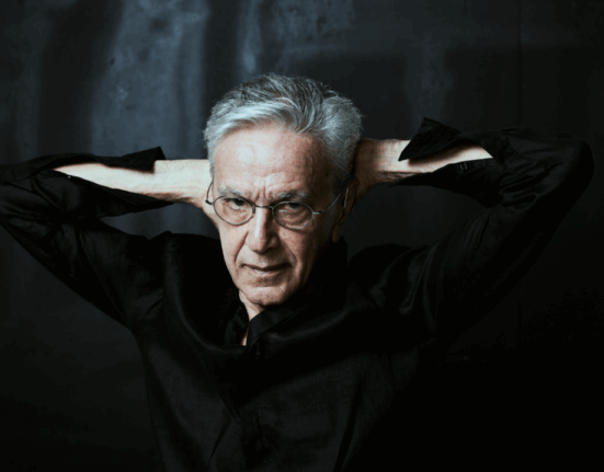 Caetano Veloso se apresenta no Festival Estilo Brasil em dezembro — pré-venda vai até amanhã Artes