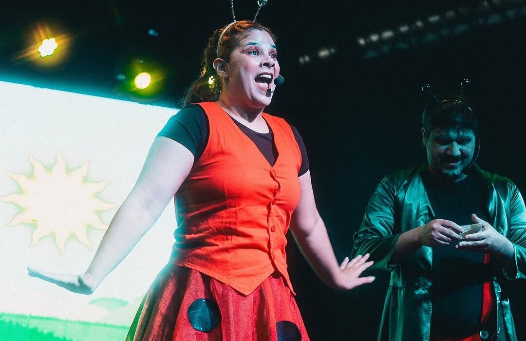 Lúcia já vou indo: a doce jornada de uma lesma ganha os palcos do Teatro Brasília Shopping