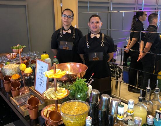 De vendedor de salgadinhos a nome de destaque na coquetelaria goiana: a trajetória de superação de Felipe Rodrigues empreendimento