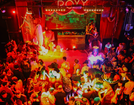 ROXY apresenta MONSTER HIGHLLOWEEN com o funkeiro Dornelles (RJ) e três pistas temáticas Fala Prefeito