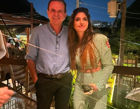 Roberta Spindel encanta o público em show lotado na Casa Horto, no Jardim Botânico Rio de janeiro