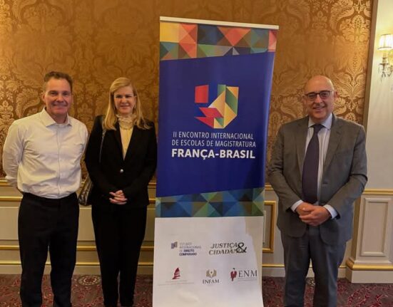 I Encontro Internacional de Escolas de Magistratura França- Brasil. Beleza