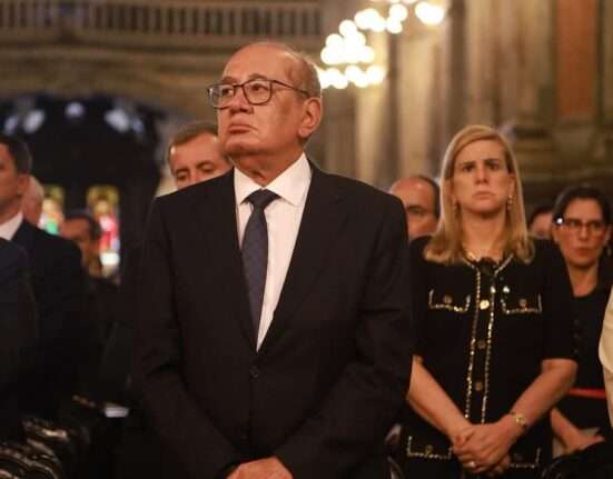 Gilmar Mendes e Ana Tereza Basílio, na Missa de Corpo Presente em homenagem a Sergio Bermudes Música