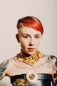 Entre rumores com Ana Castela e novo estilo, Zé Felipe vira assunto na web — saiba quem assina a transformação Celebridades