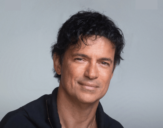 Vercillo presenta nova fase da turnê comemorativa com “JV30 Part II – Mais um final feliz” Música