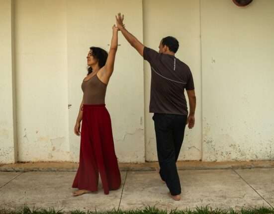 Com inscrições abertas, a iniciativa une dança, audiovisual e teatro para o desenvolvimento de autonomia e criação artística Rio de janeiro