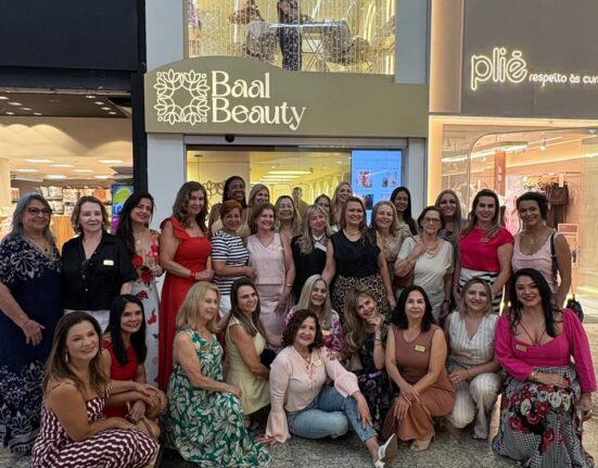 Salão Baal Beauty recebe Mulheres do Vinho de Brasília Outubro Rosa