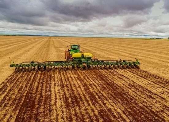 Margens apertadas tornam arrendamento para soja inviável e produtores rompem contratos, alerta consultor financeiro construção