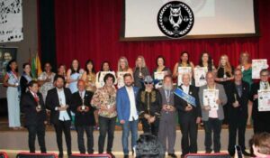 Sula Costa recebe Oscar A.C.L.A.B 2024 – Uma Noite de Estrelas do Jornalismo em São Paulo - SP Colunismo Social