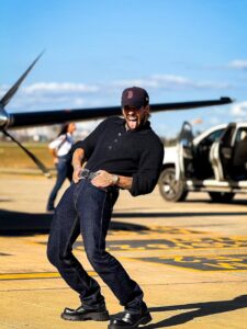 Entre rumores com Ana Castela e novo estilo, Zé Felipe vira assunto na web — saiba quem assina a transformação Celebridades