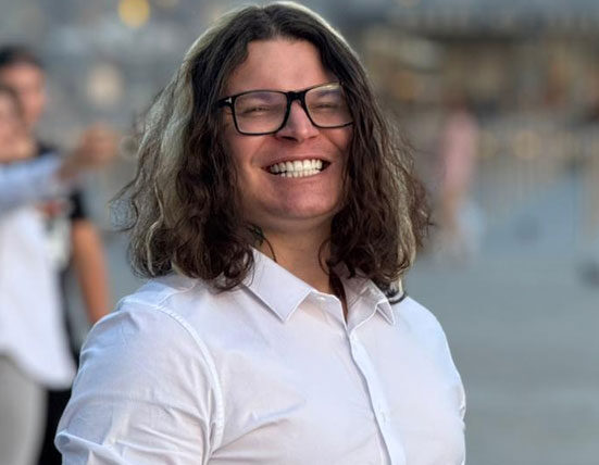 De operador de máquina a mentor milionário: A história real de Daniel Brites Religião