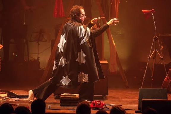 Raul Seixas é homenageado em Concerto Sinfônico no Centro de Convenções Ulysses dança