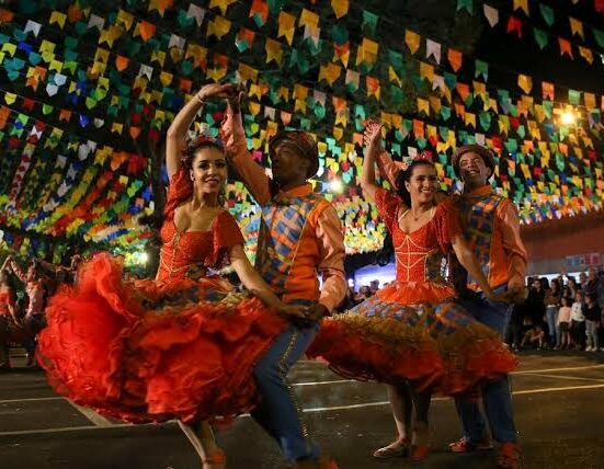 Grupo Nutra celebra 19 anos com circulação de espetáculos em 4 cidades do DF Colunismo Social