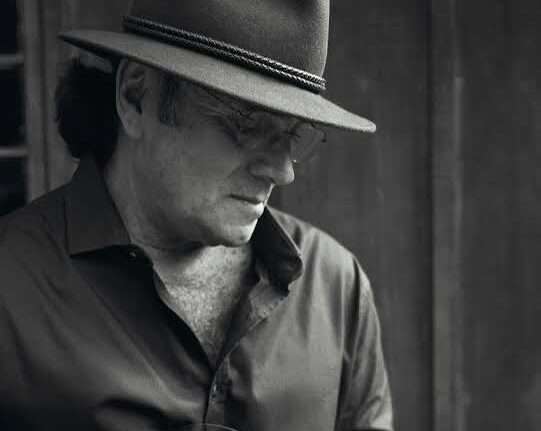 Almir Sater traz a magia da viola caipira a Brasília em show no Centro de Convenções Ulysses Fala Prefeito