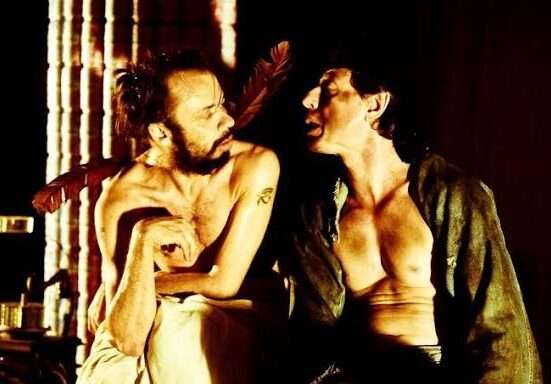 CCBB Brasília apresenta o espetáculo Velhos caem do céu como canivetes Notícias