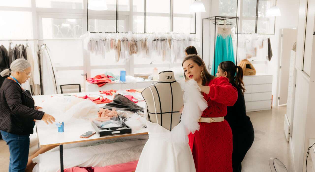 Semana de moda em Paris, especialista em alta costura e design emocional analisa as noivas Moda