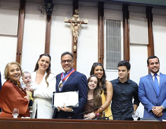 Zé Eduardo é homenageado com Comenda 2 de Julho: "Quem me colocou aqui foi o povo" Religião