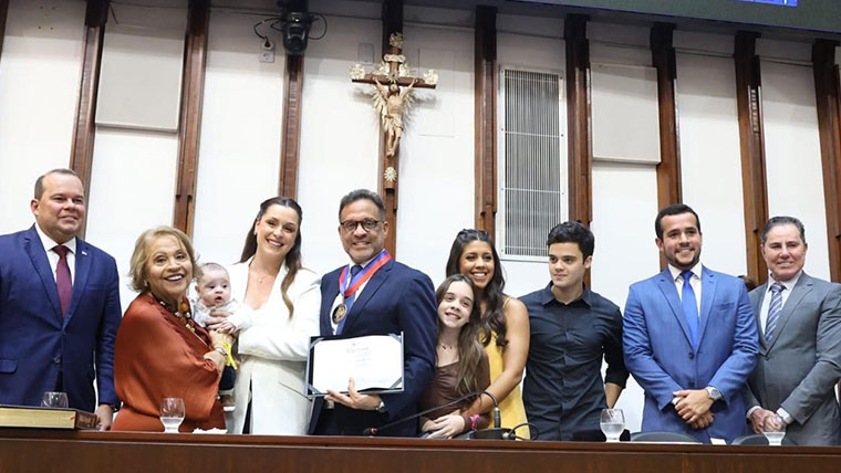 Zé Eduardo é homenageado com Comenda 2 de Julho: "Quem me colocou aqui foi o povo" claudelopes70