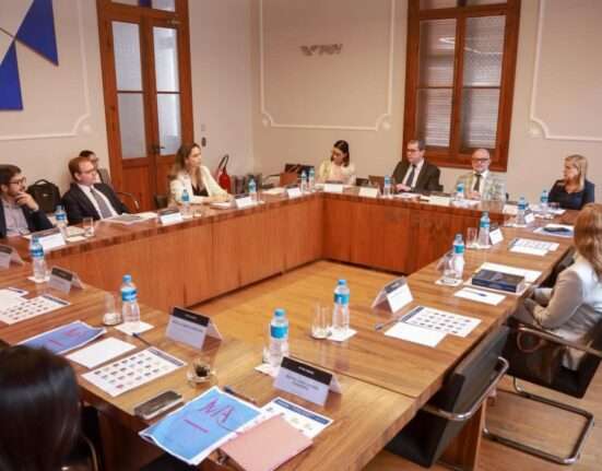 Mesa-Redonda na Fundação Getúlio Vargas Empreendimentos de Luxo