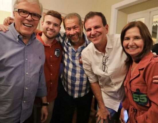 Pedetistas fazem homenagem a Eduardo Paes Rio de janeiro