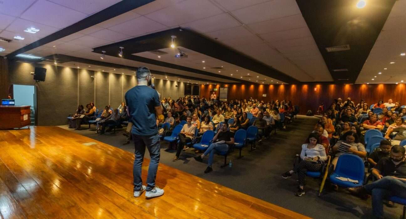 Inteligência artificial se torna aliada dos consumidores na Black Friday, aponta especialista em marketing digital Tecnologias