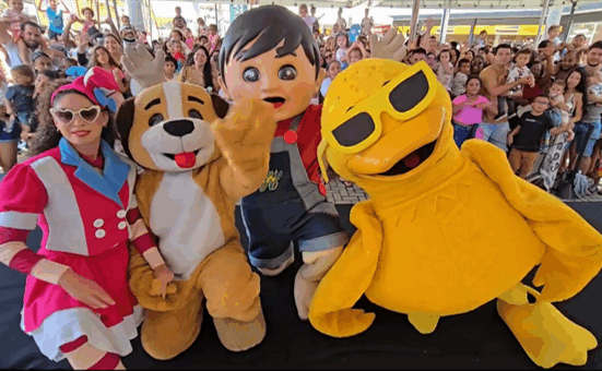 Bento e Totó recebem Papai Noel no Boulevard Shopping com  responsabilidade socioambiental Natal
