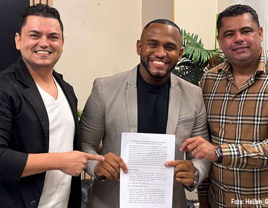 O cantor VJota assina contrato com a gravadora Todah Music Religião