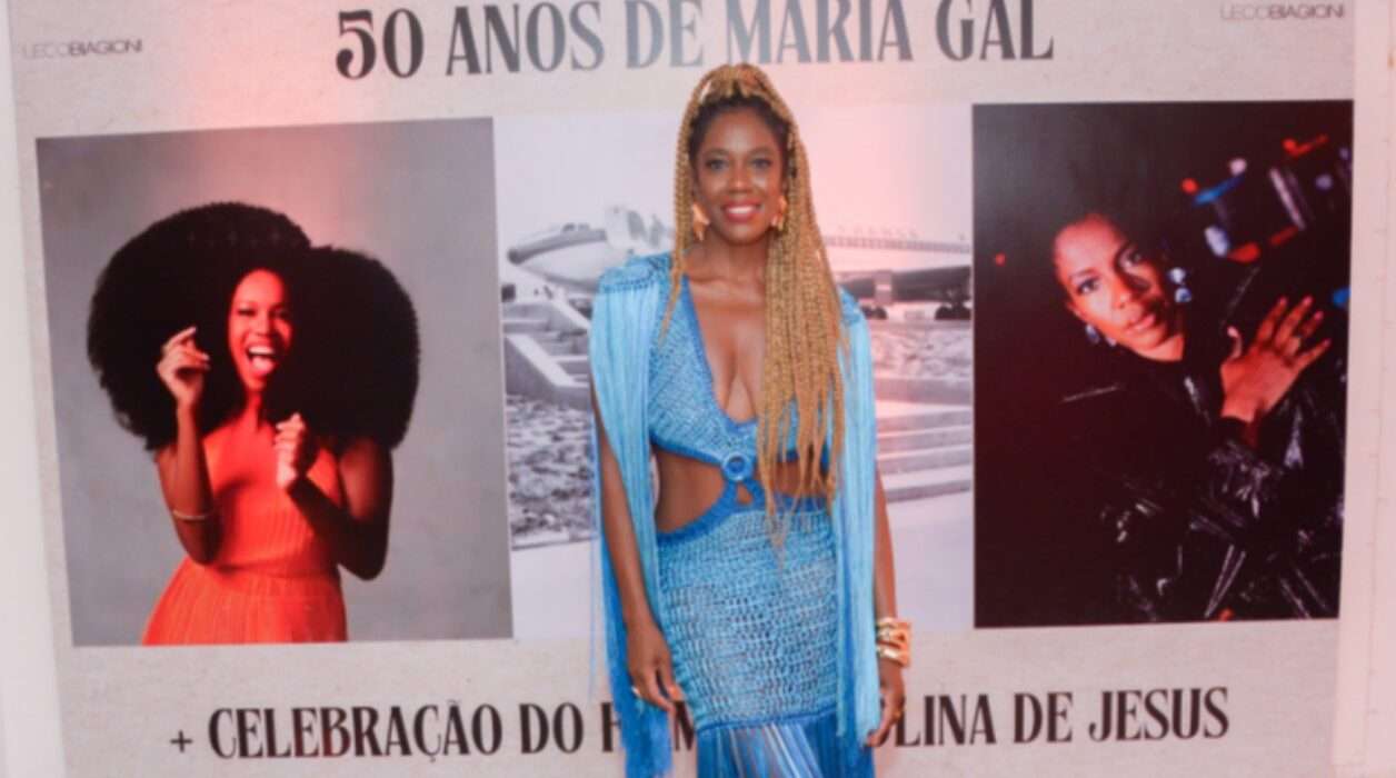 Maria Gal celebra 50 anos e comemora o filme Carolina de Jesus em noite de representatividade Celebridades