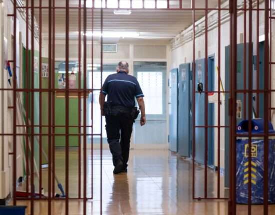 Presos estrangeiros devem ter plano de saúde na Suíça Rio de janeiro