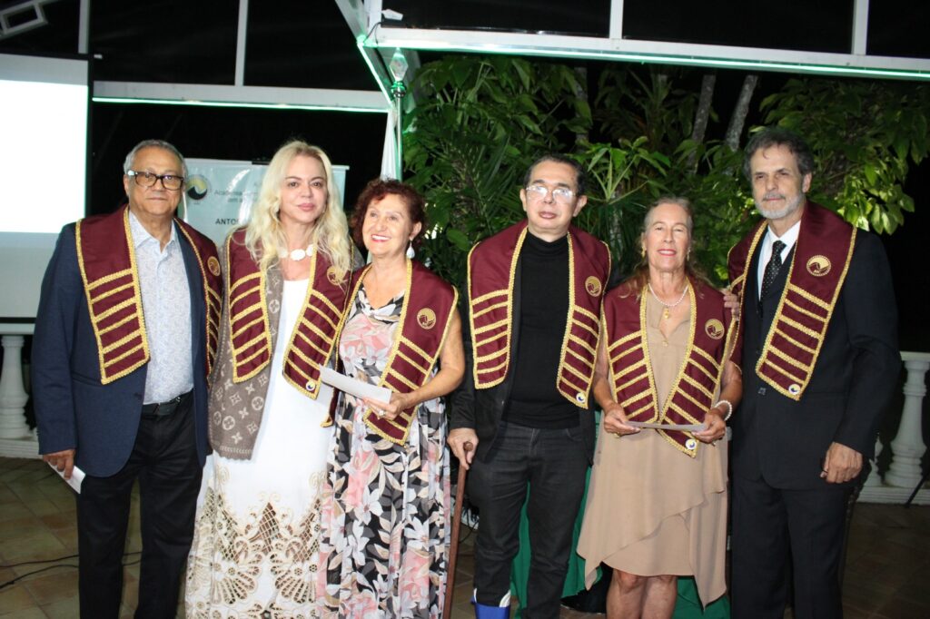 AIC lança Antologia Patronos III e empossa novos acadêmicos, em noite de celebração cultural em Brasília Colunismo Social