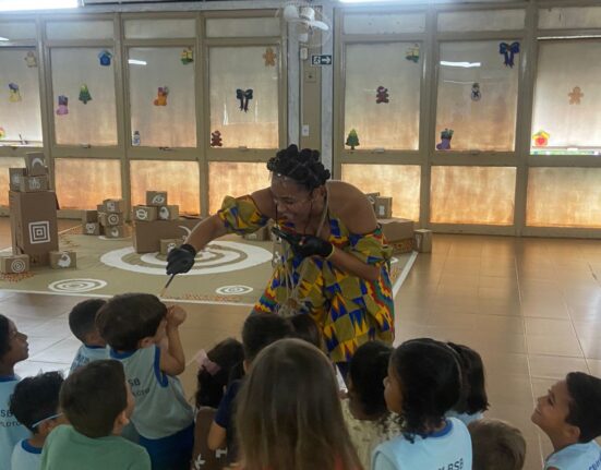 Casa dos Quatro recebe apresentação do LAB POPI com cenas criadas para bebês e crianças de até seis anos Teatro