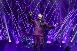 Maurício Manieri apresenta show especial de fim de ano no Qualistage Espetáculo “Classics Super Hits” Música