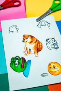 Do feed para o CCBB: oficinas de memes e painel de emojis animam férias no Rolê Cultural Artes