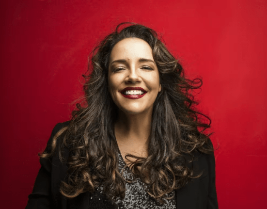 Ana Carolina traz a turnê comemorativa “25 Anas” para Goiânia em março de 2026 Eventos