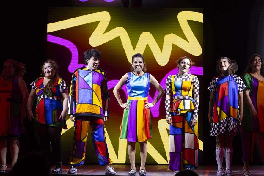 Fala Sério, Mãe! – Elas só mudam de endereço uma comédia musical com Thalita Rebouças e grande elenco no Roxy Teatro