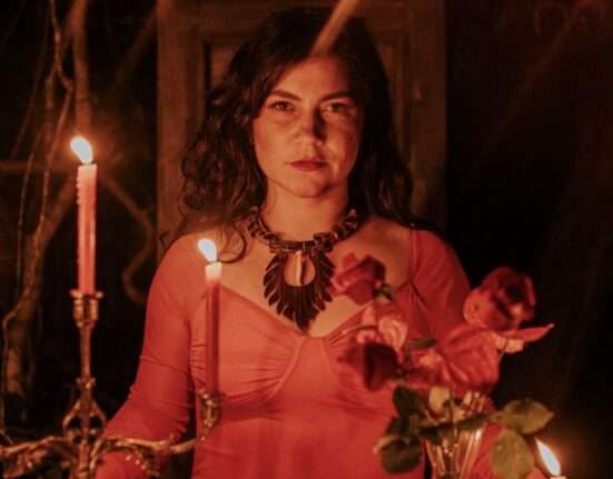 Vestido de Rainha: Lua Castanho transforma afeto, resistência e feminino em estreia potente Eventos