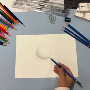 Ateliê do MAB amplia programação nas férias e oferece minicursos gratuitos de bordado e pintura em janeiro Artes