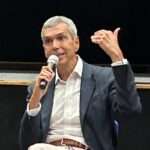 Henrique Pinheiro explica porque decidiu escrever o livro " Crônica de um Mercado sem Pudor ". Rio de janeiro