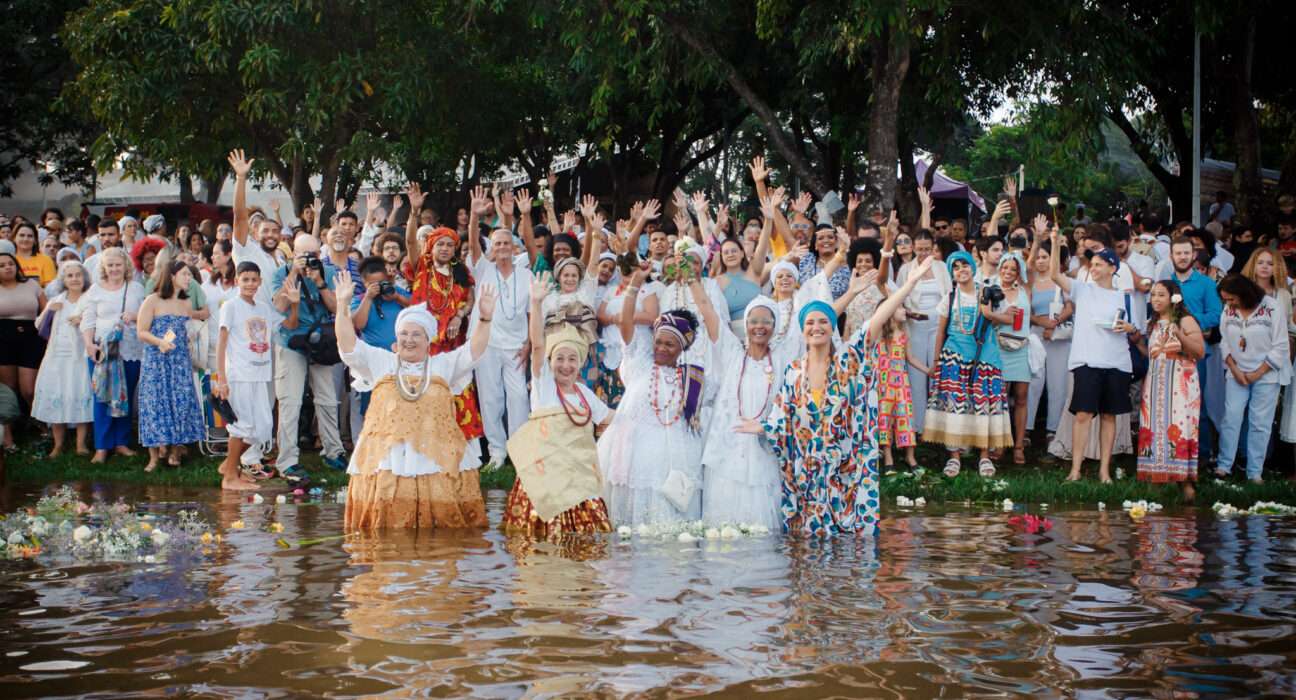 Cortejo histórico e anúncio da revitalização da Praça dos Orixás marcam Festa das Águas 2026  Cultura